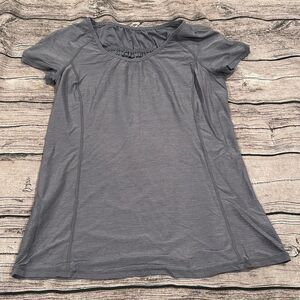 Lululemon Grey Short Sleeved Running / Workout Tee With Key Pocket Size ~6